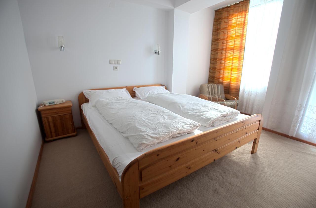Time-Out - Valea Oltului Hotel Balota  Екстериор снимка