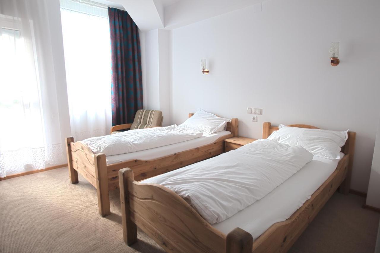 Time-Out - Valea Oltului Hotel Balota  Екстериор снимка