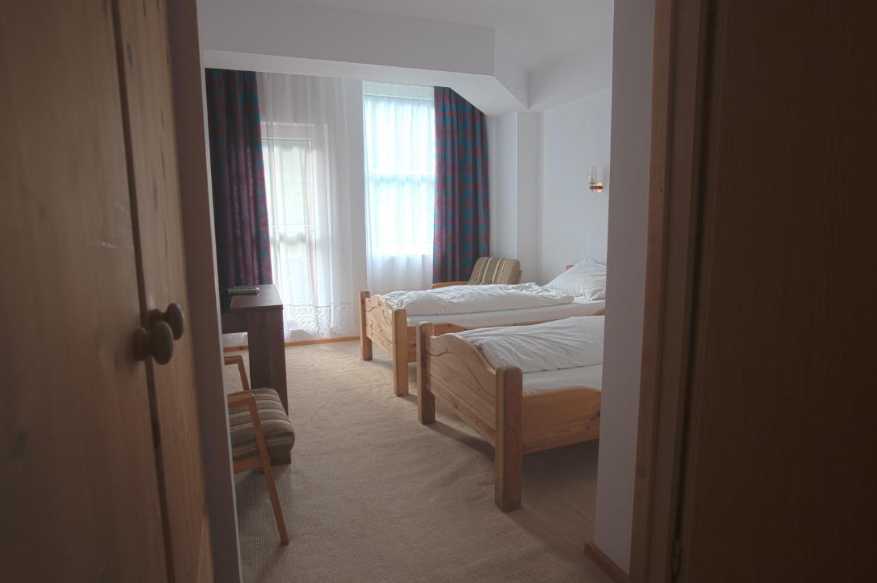Time-Out - Valea Oltului Hotel Balota  Екстериор снимка