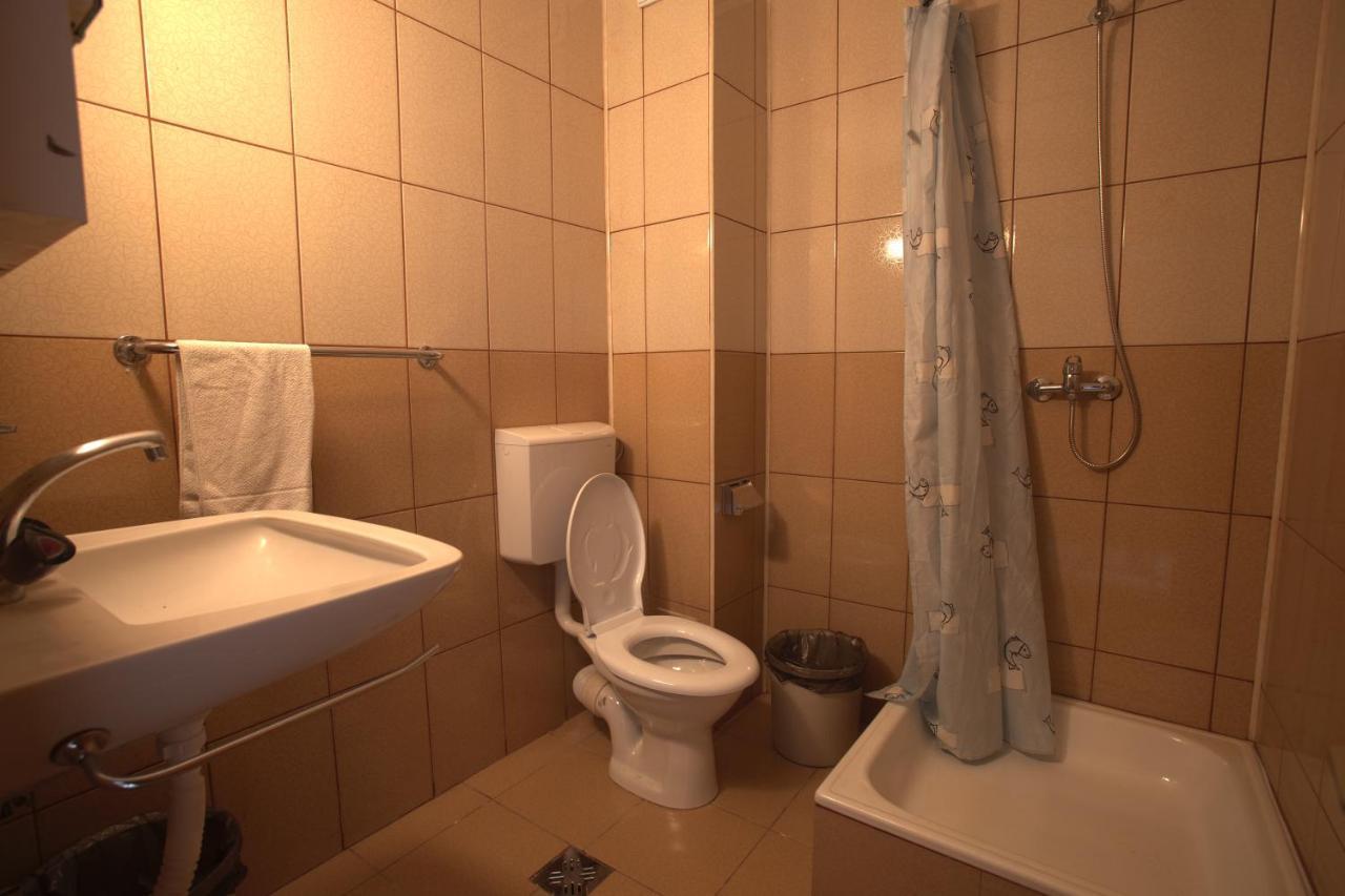 Time-Out - Valea Oltului Hotel Balota  Екстериор снимка