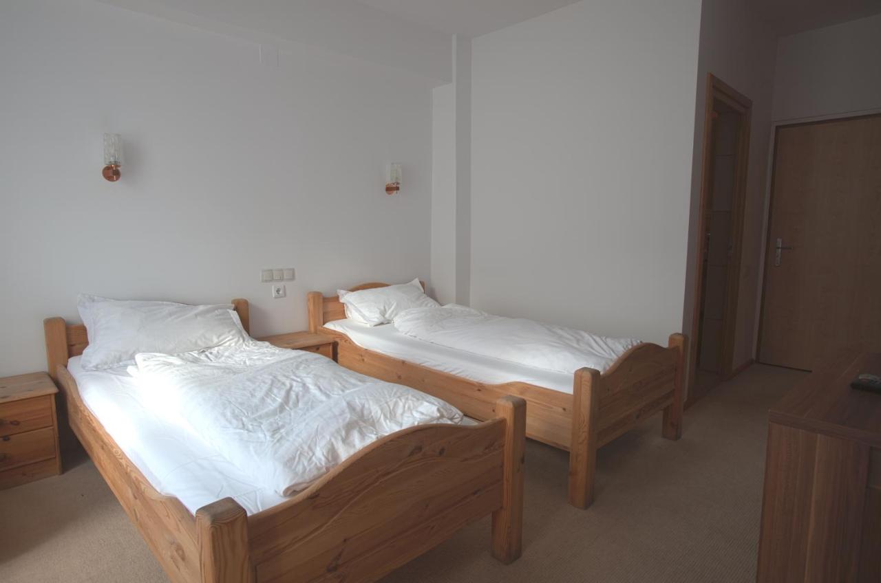 Time-Out - Valea Oltului Hotel Balota  Екстериор снимка
